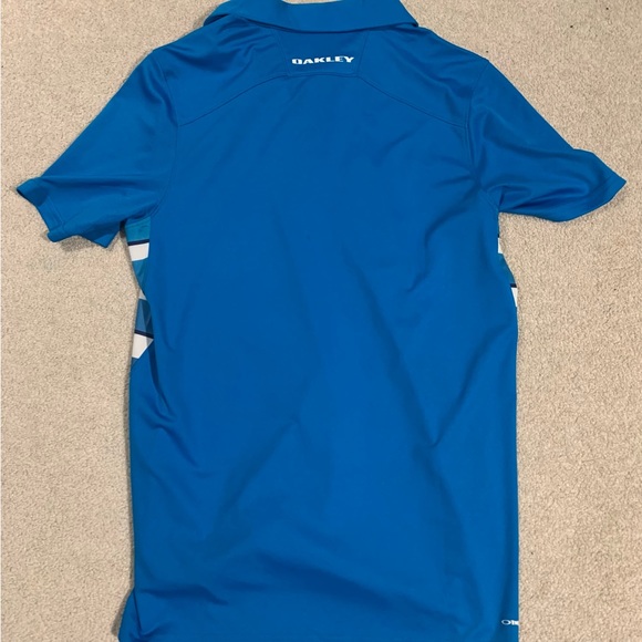 Mens Oakley golf shirt - Picture 3 of 3